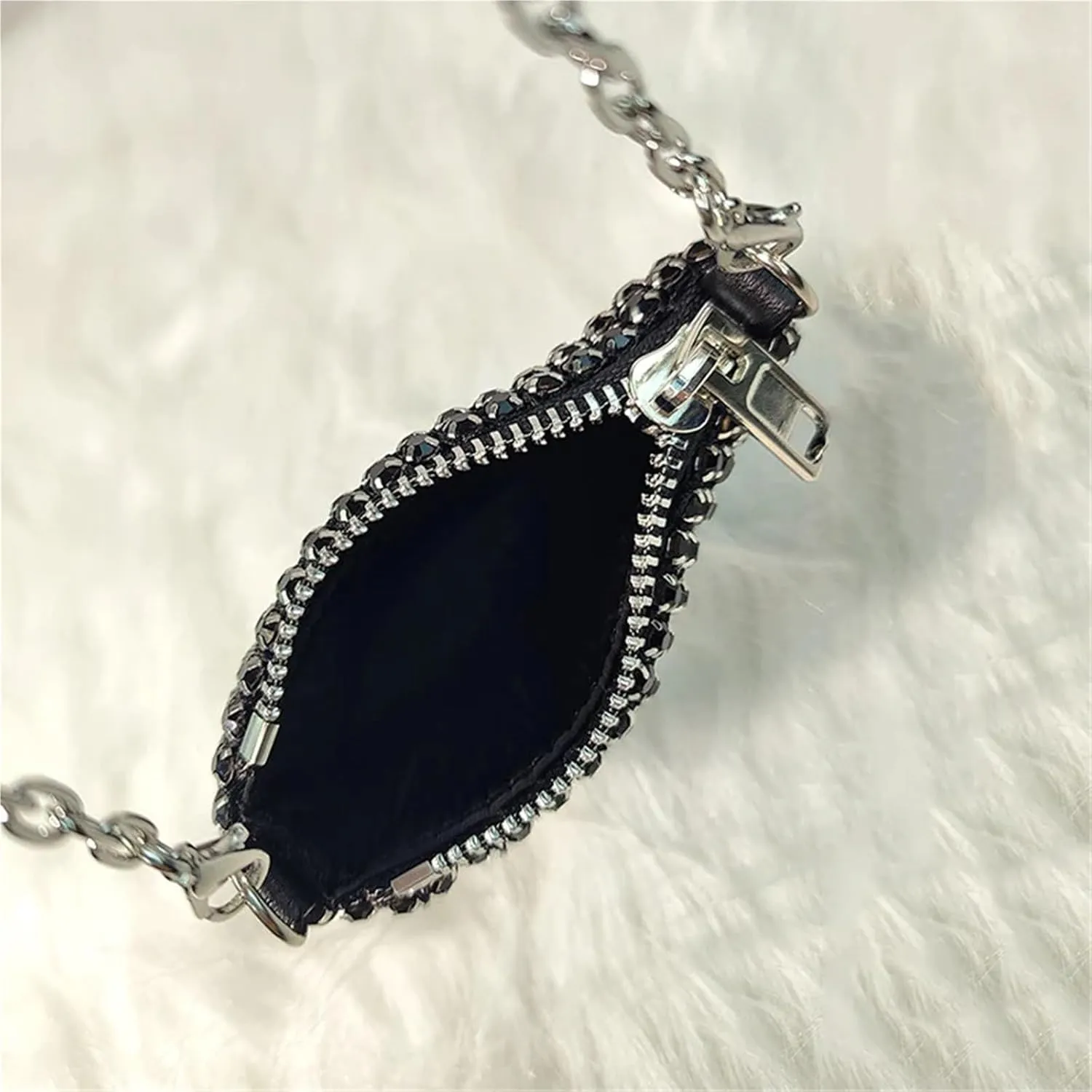 Sequin Evening Clutch Bag Small and Light Purses for Women Fashion Mini Crossbody Bag Rhinestone Casual Party Evening Bag Exquisite Mini Purse for PartyCocktail(Black)