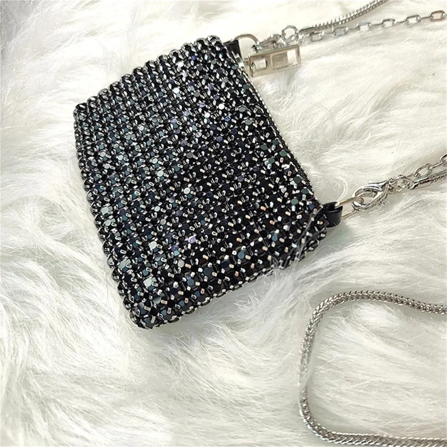 Sequin Evening Clutch Bag Small and Light Purses for Women Fashion Mini Crossbody Bag Rhinestone Casual Party Evening Bag Exquisite Mini Purse for PartyCocktail(Black)